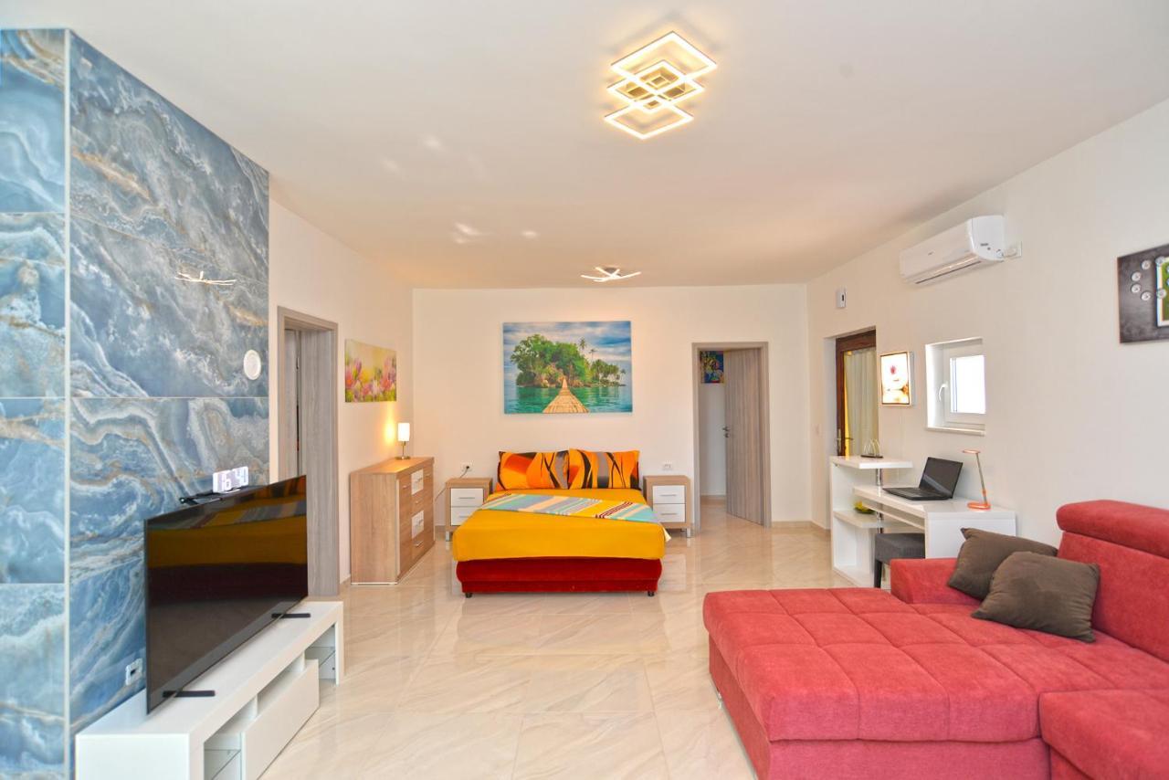 Apartments Mala Vala 925 - Adapted 法扎纳 外观 照片